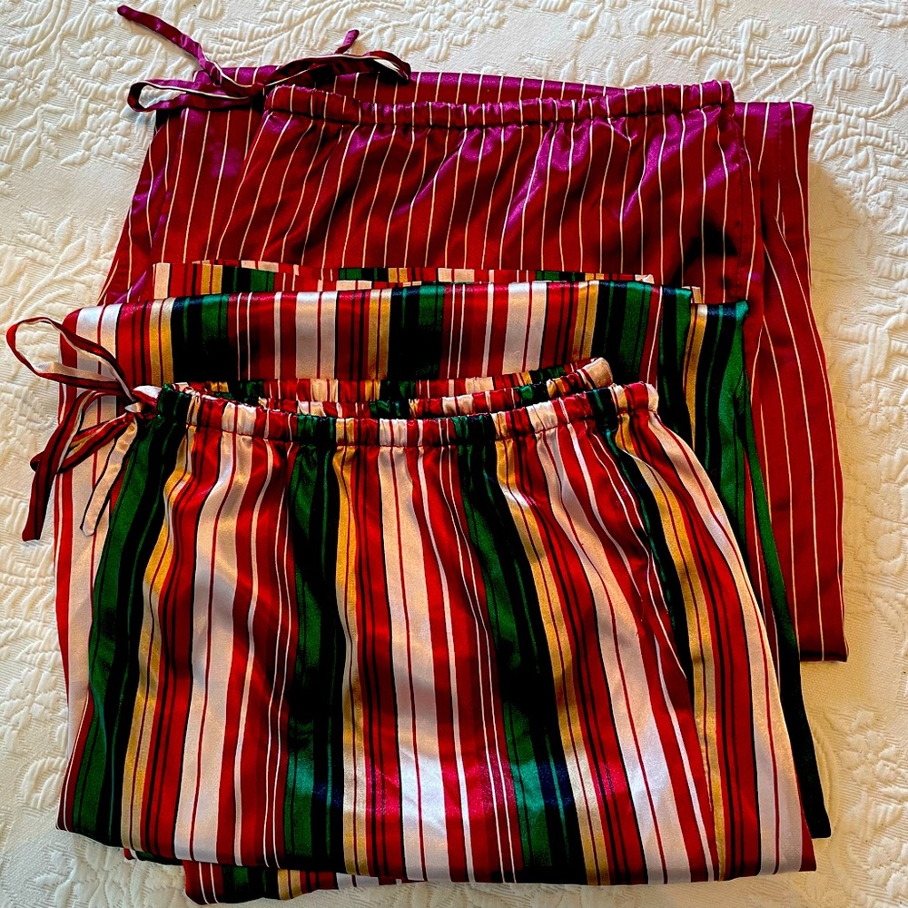2pr Ivy & Annabelle intimates, silky pajamas. Stay at home in sublime comfort